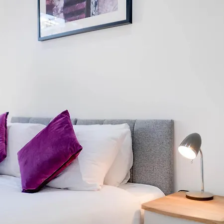 Corby Town Centre Serviced Apartments Exterior photo