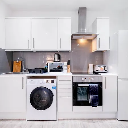 Corby Town Centre Serviced Apartments Exterior photo