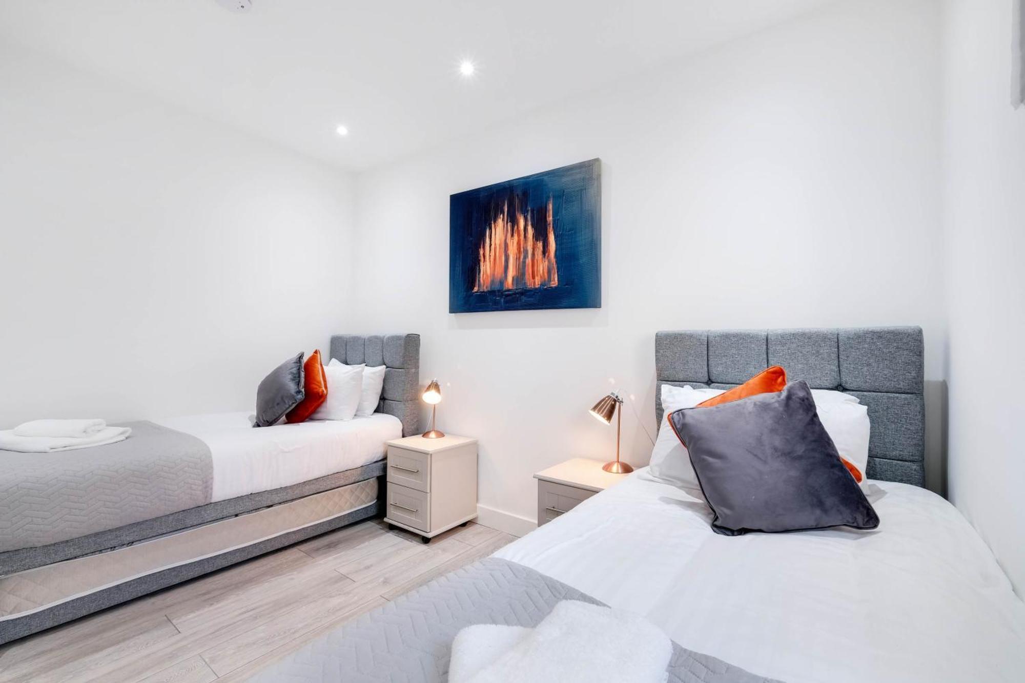 Town Centre Serviced * Corby