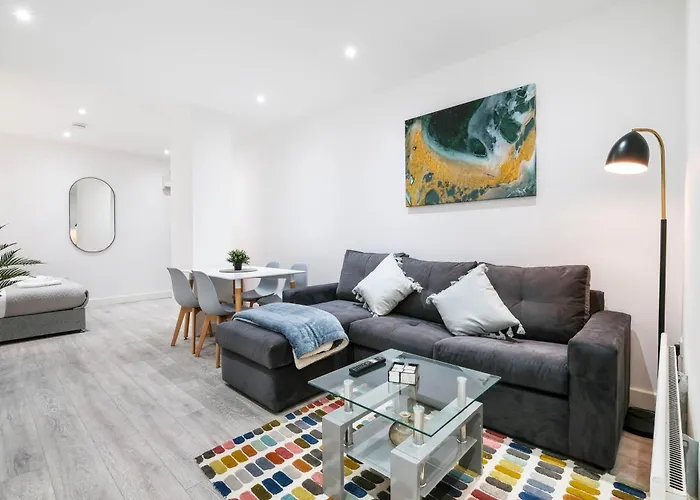 Corby Town Centre Serviced Apartments