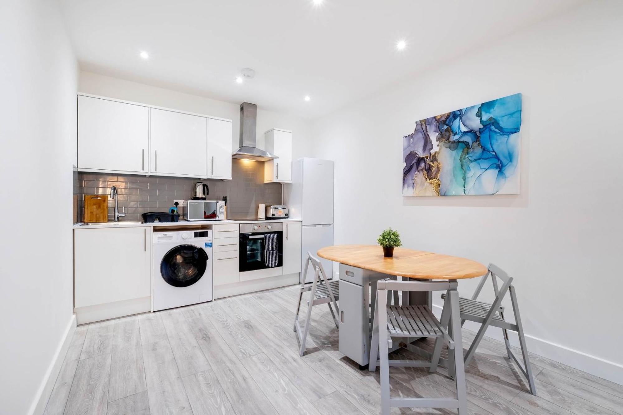 Town Centre Serviced * Corby